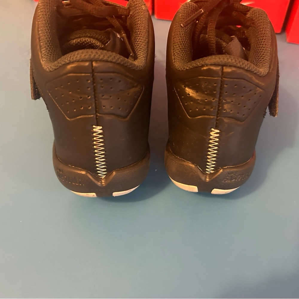 Nike Cleats boys size 4
